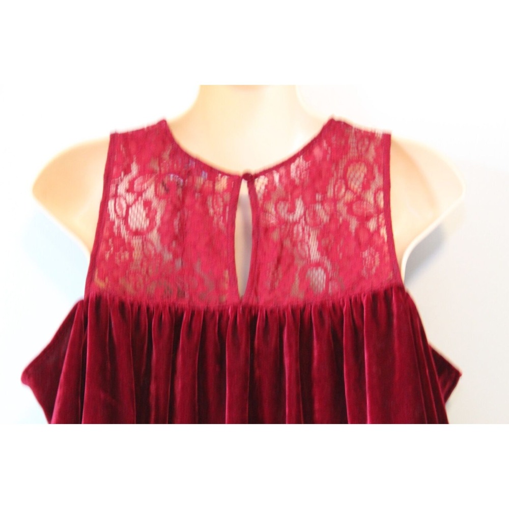 ✨2/$20 NWT Miss Me Cold Shoulder Crushed Velvet Lace Blouse Small Dark Romantic - Picture 5 of 11